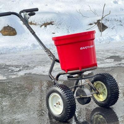 Earthway Bucket Loading Seed/Fertilizer Spreader
