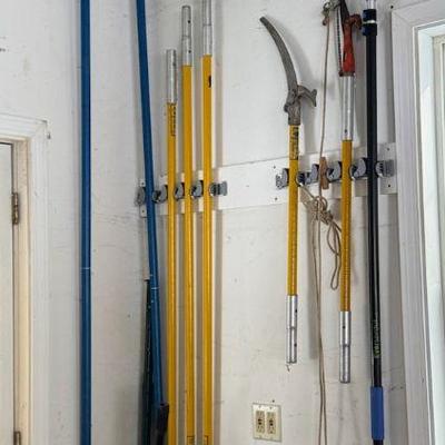 Extendable Trimmer, Avalanche Snow Remover & Lightbulb Installer
