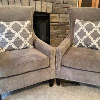 Accent Chair Pair With Throw Pillows