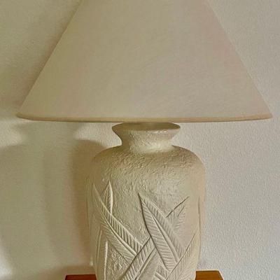 Vintage Ceramic Leaf Pattern Table Lamp