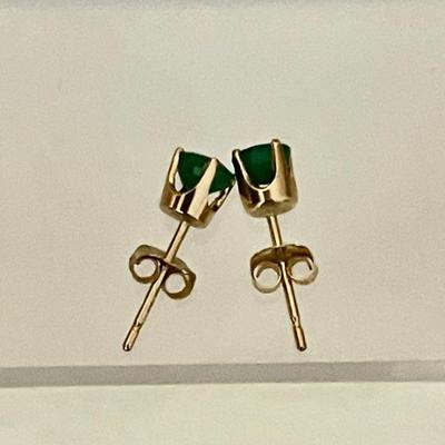 14k Gold And Emerald Post Earrings - Total Weight .56 Grams