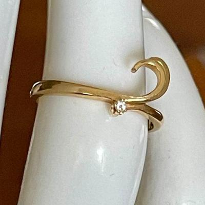 Vintage 14K Gold Ring With Small Diamond Size 4.5 - Total Weight 1.6 Grams 