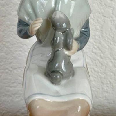 Daisa Lladro Hand Made In Spain Girl With Bunny