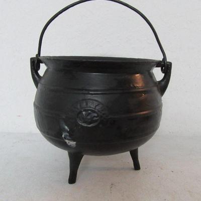 Vintage Savery & Co. Philadelphia Cast Iron Cauldron "No. 2"