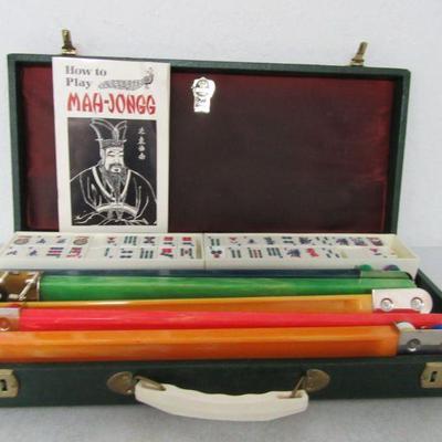Vintage 1980s Royal Brand by Crisloid Bakelite Mah Jongg Set with 5 Racks - In Travel Case