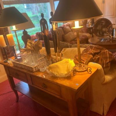 IRON LAMPS
CRYSTAL TEA AND WHISKEY 