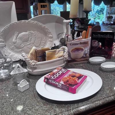 WHITE DISHWARE