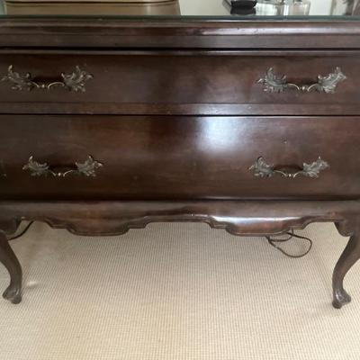 WOODEN TRADITIONAL CHEST OF DRAWERS