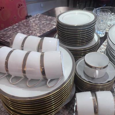 BERNARDAUD- MADISON 60 PC CHINA SER
