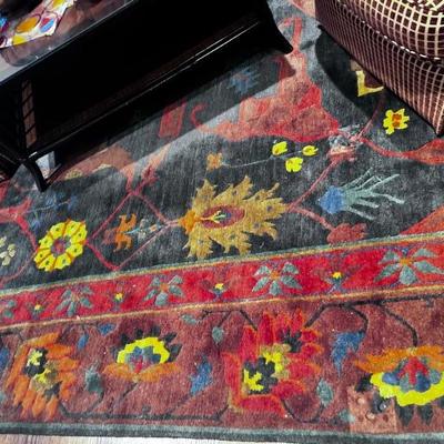 AREA RUG