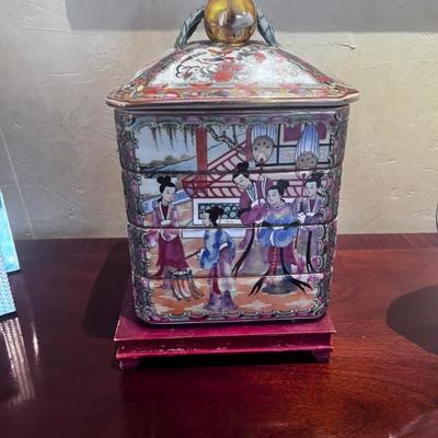VINTAGE 4 STACKING BOX