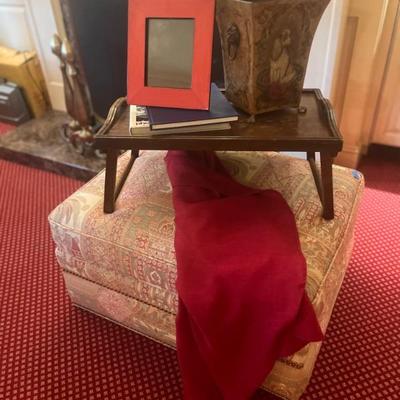 OTTOMAN
FOLDING TRAY