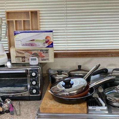 Starter kitchen blender toaster oven, pans