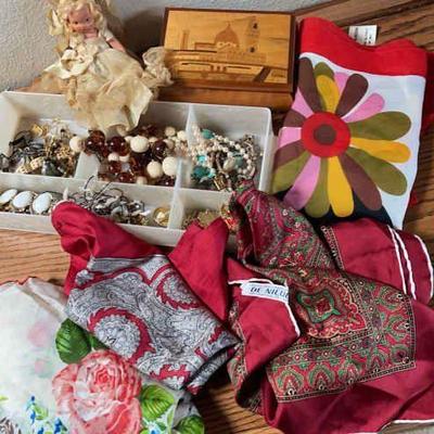 Women s accessories and keepsakes
