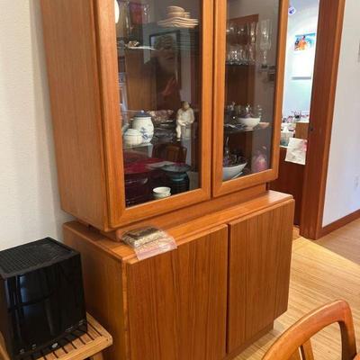 Display hutch
