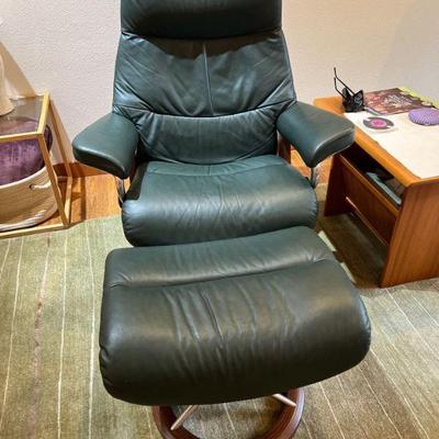 Office chair with footstool