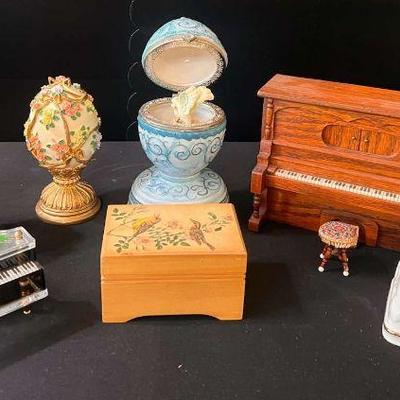 As203 vintage music boxes
