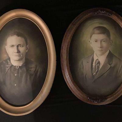 As109 two vintage oval portraits