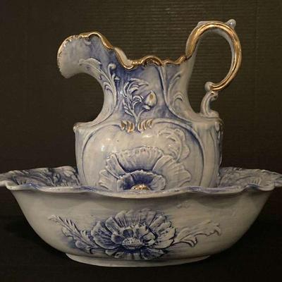 As110v vintage crown mc wash basin and pitcher