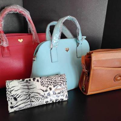 As199 dooney bourke and kenneth cole