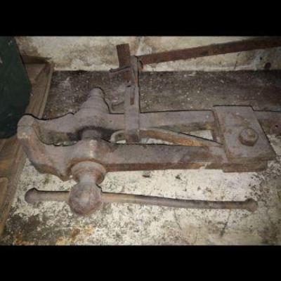 Antique Blacksmith Vise