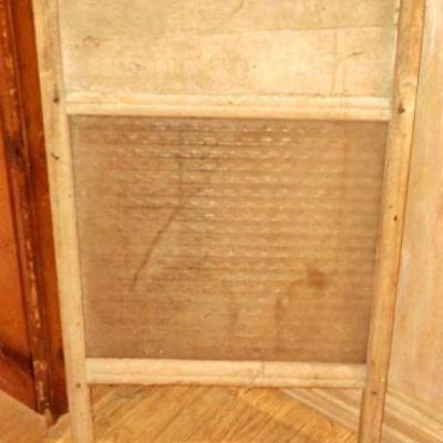 Antique glass wash board