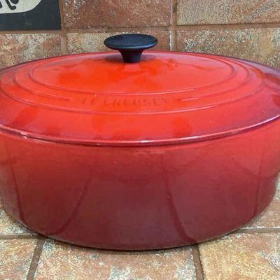 Large le creuset oval casserole baker