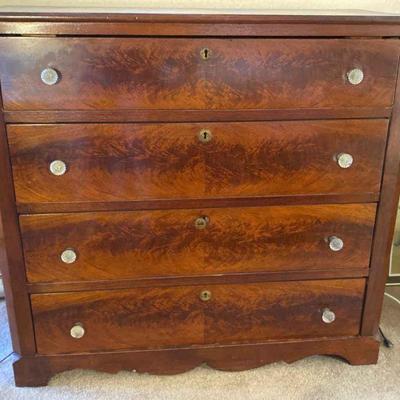 Vintage wooden chest of drawers