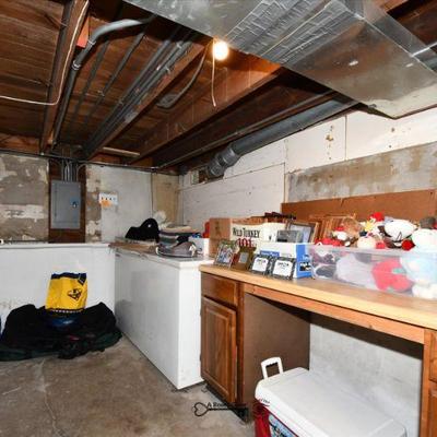 550 laundry room