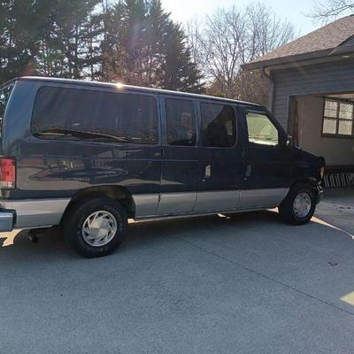 1998 Ford Club Wagon Engine: V8, 5.4 Liter Transmission: Automatic Drivetrain: RWD 