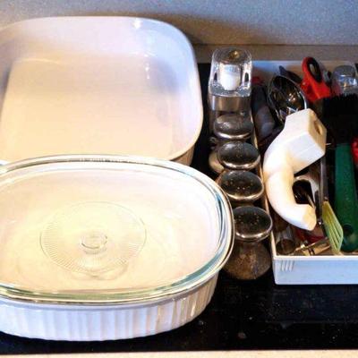 Corning ware utensils & salt:pepper shakers
