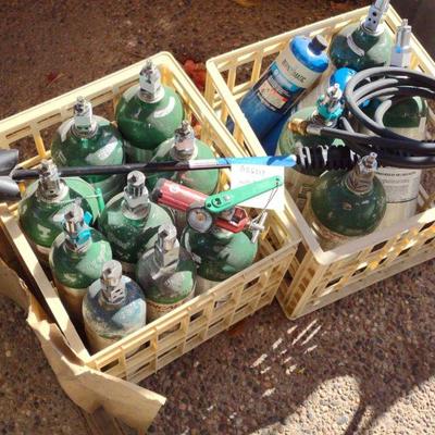 Welding torch with 2 propane bottles
