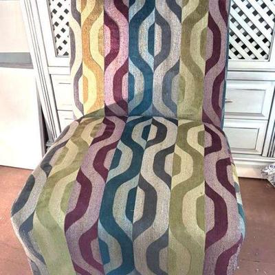 Modern geometric armless deep seated chair