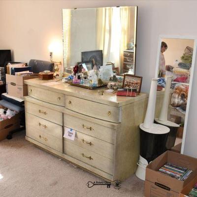 032 some highlights streamwood estate sale