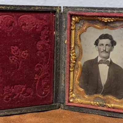 Daguerreotype with hand tinting