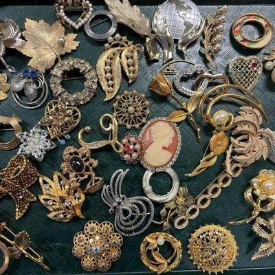 JEWELRY PINS/BROOCH