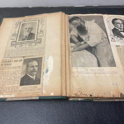 SCRAPBOOKS