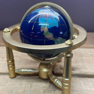 GLOBE W/BRASS
