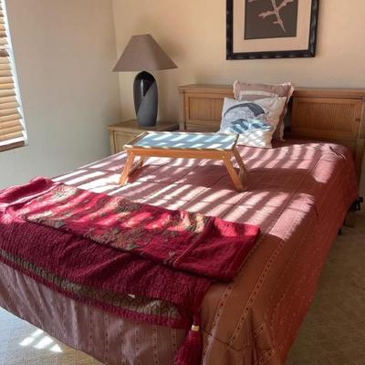 Queen bed 