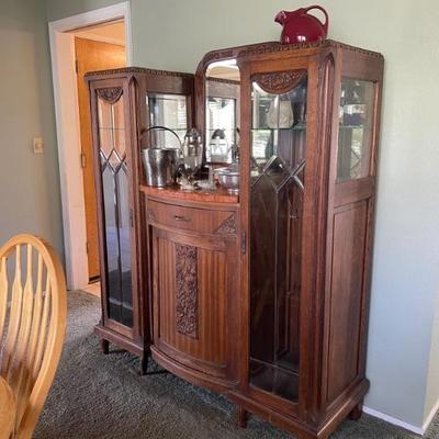 Fabulous Bar cabinet 