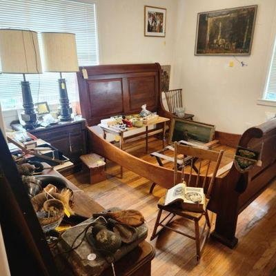 Gorgeous Lexington Furniture Solid Wood Sleigh Bed 