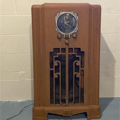 1930's Zenith Tube Radio Console .jpg