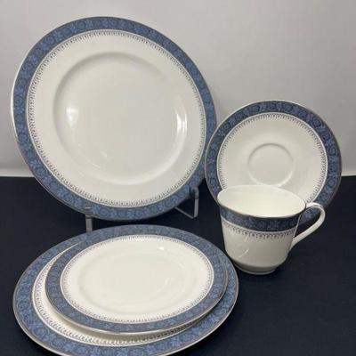 112 Place Setting Royal Daulton Sherbrooke Fine Bone China