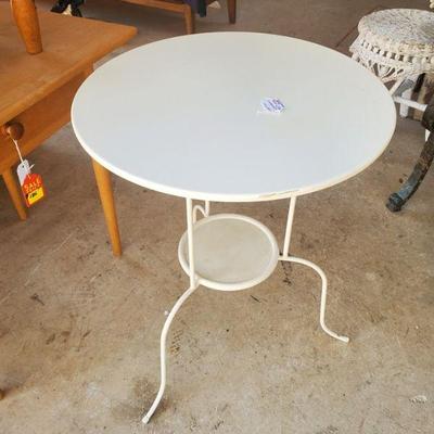 Round metal white table