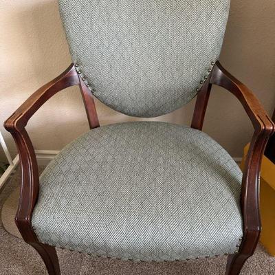 Accent chair