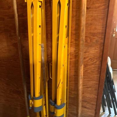 Folding saw horses