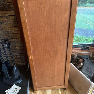 Storage cabinet