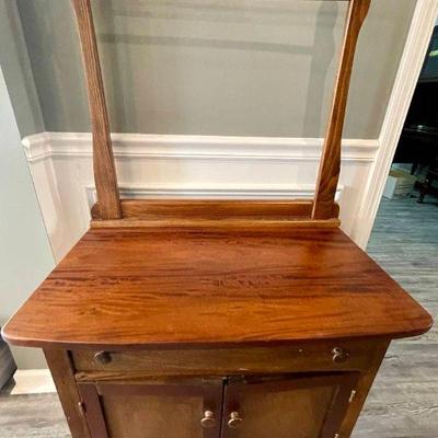Lot 034-ENT: Antique Washstand