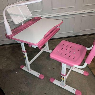 Lot 042-GAR: Child’s School Desk and Chair