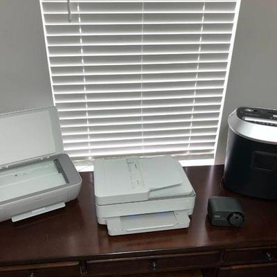 Lot 033-OFC: Electric Office Machine Assortment 